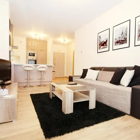 Livin Apartments Santocka Apartment *