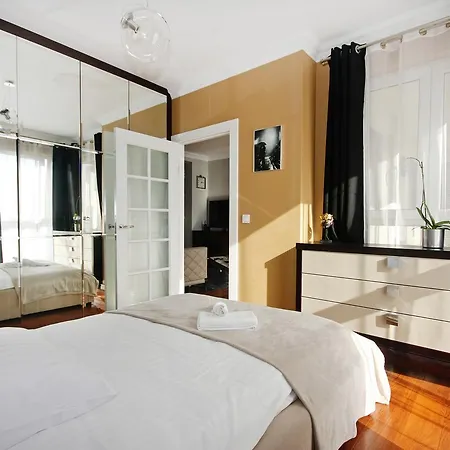 Livin Apartments Santocka Apartment *
